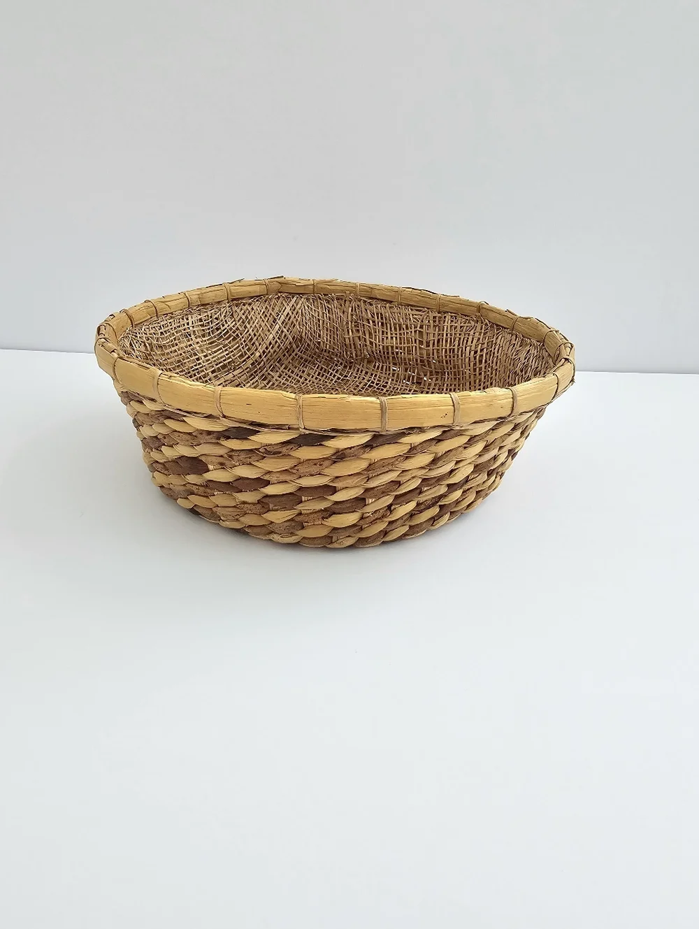 Artisanal Handwoven Seagrass Decorative Bowl